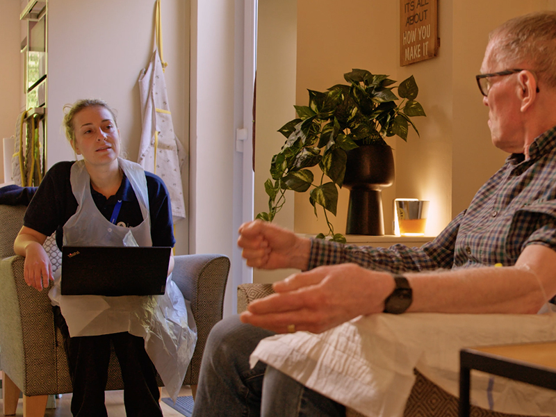 patient_and_staff12_800x600
